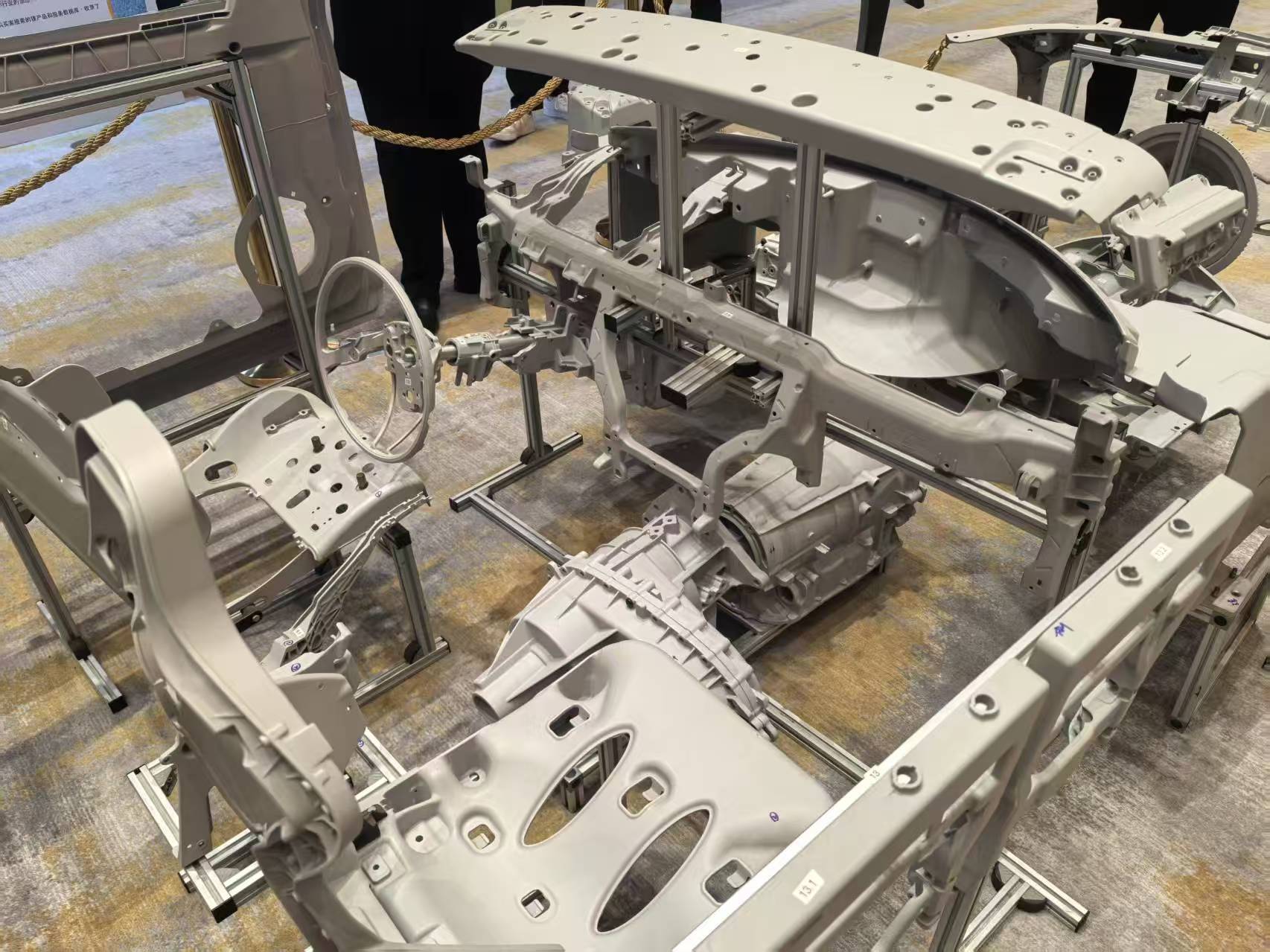 壓鑄脫模劑100問（47）鎂合金壓鑄和注射有什么區(qū)別和聯(lián)系？以及對(duì)于脫模劑要求有什么區(qū)別